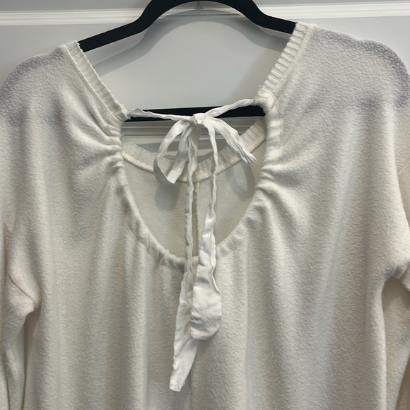 Anthropologie Women’s Slouchy Distressed Cozy Cream Sweater Size M - Picture 5 of 8